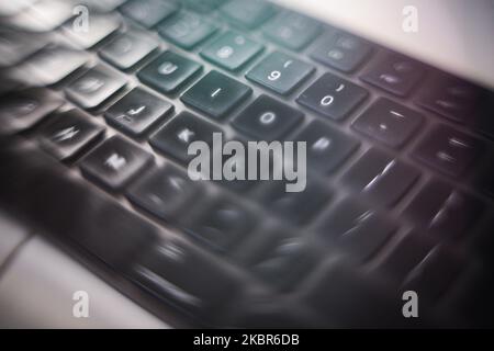 Die Tasten sind auf einem schwarzen Apple Magice Keyboard auf diesem Illustrationsfoto in Warschau, Polen, am 14. Juni 2020 zu sehen. (Foto-Illustration von Jaap Arriens/NurPhoto) Stockfoto