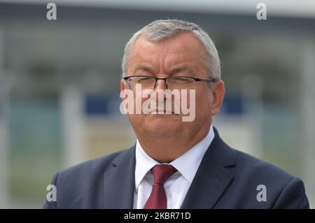 Andrzej Adamczyk, Minister für Infrastruktur, auf dem Bahnsteig des neu eröffneten Bahnhofs Krakau-Bronowice gesehen. Am Montag, den 15. Juni 2020, Polen. (Foto von Artur Widak/NurPhoto) Stockfoto