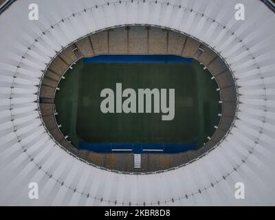 Luftaufnahme des Maracana-Stadions und des Feldlazaretts zur Bekämpfung des COVID-19 (Coronavirus) am 19. April 2020 in der Region im Norden von Rio De Janeiro, Brasilien. Am 16. Juni 2020 wird das Maracana-Stadion 70 Jahre alt. (Foto von Allan Carvalho/NurPhoto) Stockfoto