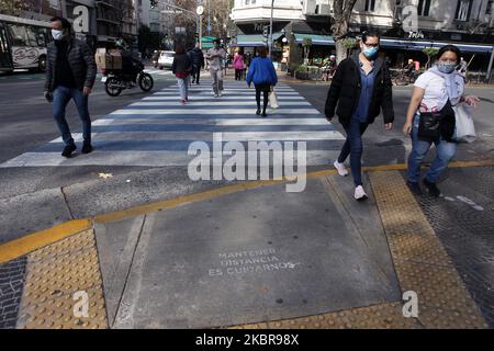 Am 16. Juni 2020 in Buenos Aires, Argentinien, werden Kinnriemen als Präventivmaßnahme für COVID-19 verwendet. (Foto von Carol Smiljan/NurPhoto) Stockfoto