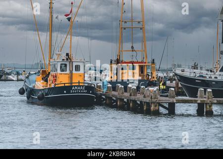 Volendam y Marken wunderschöne Küstendörfer in den Niederlanden in der Nähe von Amsterdam. Kleine und authentische Fischerdörfer. Sehr beliebtes Touristenziel t Stockfoto