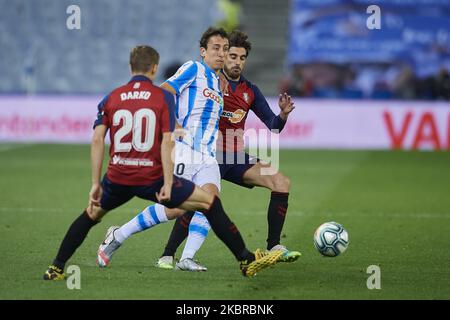 Mikel Oyarzabal von Real Sociedad hat beim Liga-Spiel zwischen Real Sociedad und CA Osasuna am 14. Juni 2020 im Estadio Anoeta in San Sebastian, Spanien, bestanden. (Foto von Jose Breton/Pics Action/NurPhoto) Stockfoto