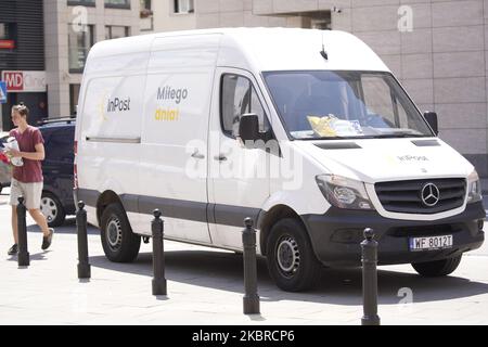 Am 19. Juni 2020 wird in Warschau, Polen, ein InPost-Lieferwagen für Pakete gesehen. (Foto von Jaap Arriens/NurPhoto) Stockfoto