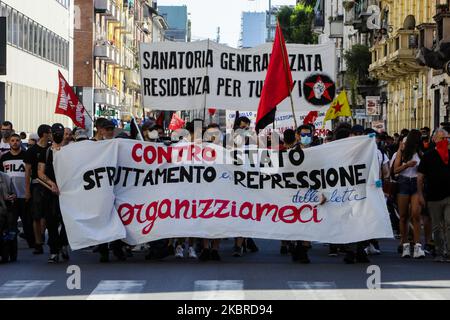 Kundgebung anarchistischer Demonstranten gegen die Region und die italienische Regierung in der Via Padova und der Piazzale Loreto, Mailand, Italien am 20. Juni 2020 (Foto: Mairo Cinquetti/NurPhoto) Stockfoto