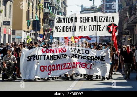 Kundgebung anarchistischer Demonstranten gegen die Region und die italienische Regierung in der Via Padova und der Piazzale Loreto, Mailand, Italien am 20. Juni 2020 (Foto: Mairo Cinquetti/NurPhoto) Stockfoto