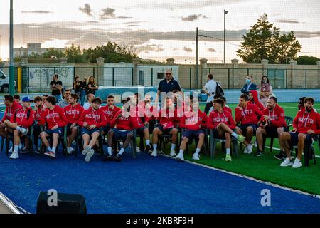 Das Team von Molfetta Calcio beim Video der aufregenden Momente der Saison in Molfetta am 21. Juni 2020. Um die Rückkehr zur Serie D nach 24 Jahren zu feiern, organisierte Molfetta Calcio eine Party, um die aufregenden Phasen der Saison mit der Anwesenheit des Teams, Verwandten und Fans in einer Videoübertragung im Paolo Poli Stadion in Molfetta erneut zu erleben (Foto von Davide Pischettola/NurPhoto) Stockfoto