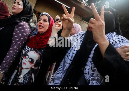 Palästinensische Demonstranten riefen am 22. Juni 2020 bei einer Demonstration gegen Israels Pläne, Teile des besetzten Westjordanlandes in Gaza-Stadt anzugliedern, Parolen. (Foto von Majdi Fathi/NurPhoto) Stockfoto