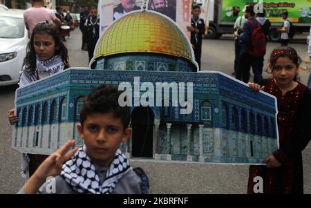 Palästinensische Demonstranten riefen am 22. Juni 2020 bei einer Demonstration gegen Israels Pläne, Teile des besetzten Westjordanlandes in Gaza-Stadt anzugliedern, Parolen. (Foto von Majdi Fathi/NurPhoto) Stockfoto