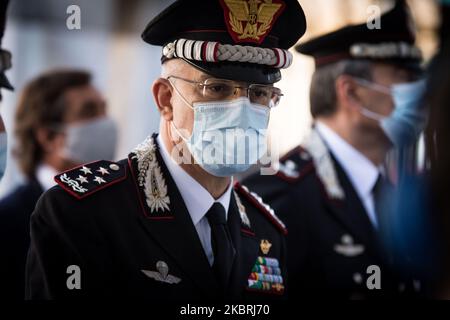 Giovanni Nistri während der Unterzeichnung der Absichtserklärung zwischen dem Carabinieri-Kommando zum Schutz des kulturellen Erbes der Carabinieri und der Jüdischen Gemeinde der Hauptstadt in Anwesenheit des Generalkommandanten der Carabinieri Giovanni Nistri und des Untersekretärs im Ministerium für Kulturerbe und Aktivitäten und Tourismus Anna Laura Orrico am 24. Juni 2020 in Rom, Italien.. (Foto von Andrea Ronchini/NurPhoto) Stockfoto