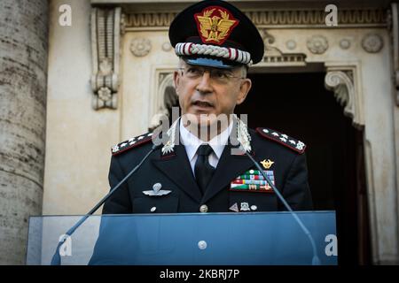 Giovanni Nistri während der Unterzeichnung der Absichtserklärung zwischen dem Carabinieri-Kommando zum Schutz des kulturellen Erbes der Carabinieri und der Jüdischen Gemeinde der Hauptstadt in Anwesenheit des Generalkommandanten der Carabinieri Giovanni Nistri und des Untersekretärs im Ministerium für Kulturerbe und Aktivitäten und Tourismus Anna Laura Orrico am 24. Juni 2020 in Rom, Italien.. (Foto von Andrea Ronchini/NurPhoto) Stockfoto