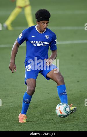 Jules Kounde aus Sevilla kontrolliert den Ball während des Liga-Spiels zwischen dem FC Villarreal und dem FC Sevilla am 22. Juni 2020 im Estadio de la Ceramica in Villareal, Spanien. (Foto von Jose Breton/Pics Action/NurPhoto) Stockfoto