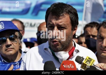 Der Bundesminister der Lega Nord, Nordische Liga, Matteo Salvini, nimmt am 25. Juni an der Demonstration von Sappe (Sindacato Autonomo Polizia Penitenziaria) in Roma in Italien Teil. Die Demostration wird von der Gewerkschaft des Korps der Strafvollzugsbeamten aufgefordert, mehr Respekt und würde von der Regierung zu fordern. (Foto von Matteo Trevisan/NurPhoto) Stockfoto