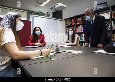 Der Präsident der Republik Marcelo Rebelo De Sousa, der Bildungsminister Tiago Brandao Rodrigues und der Präsident der Kammer von Porto Rui Moreira besuchen die Schule Fontes Pereira de Melo in Porto, am letzten Tag des Unterrichtsunterrichts des akademischen Jahres 2019/2020, Während einer Zeit, in der die Schule aufgrund der Pandemie Covid-19 organisiert werden musste, am 26. Juni 2020 in Porto, Portugal (Foto: Rita Franca/NurPhoto) Stockfoto