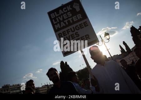 Protestfront des griechischen Parlaments von Flüchtlingen und Migranten gegen Faschismus und Rassismus in Athen, Griechenland, am 26. Juni 2020. (Foto von Nikolas Kokovlis/NurPhoto) Stockfoto