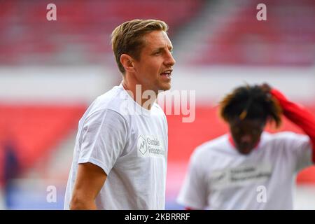 Michael Dawson (20) von Nottingham Forest erwärmt sich während des Sky Bet Championship-Spiels zwischen Nottingham Forest und Huddersfield Town am City Ground, Nottingham, England, am 28. Juni 2020. (Foto von Jon Hobley/MI News/NurPhoto) Stockfoto