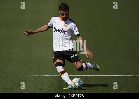 Jose Gaya aus Valencia hat beim Ligaspiel zwischen Villarreal CF und Valencia CF am 28. Juni 2020 im Estadio de la Ceramica in Villareal, Spanien, bestanden. (Foto von Jose Breton/Pics Action/NurPhoto) Stockfoto