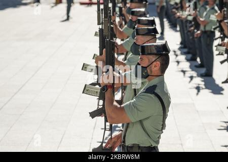 Beamte der Guardia Civil nehmen an der Zeremonie zur Einweihung der neuen Direktoren der Guardia Civil, Madrid, Teil. 29. Juni 2020 Spanien (Foto von Oscar Gonzalez/NurPhoto) Stockfoto