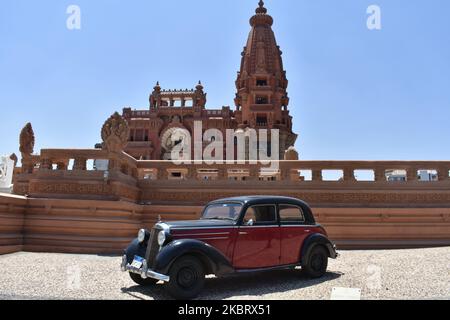 Außenansicht des Baron Empain Palace nach der Restaurierung und Wiedereröffnung für Besucher im Vorort Heliopolis, Kairo, Ägypten, 30. Juni 2020. (Foto von Ziad Ahmed/NurPhoto) Stockfoto