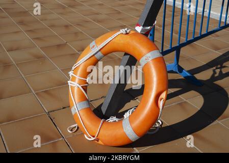 Blick auf das Schwimmbad des städtischen Sportzentrums Vicente del Bosque, von dem die Gemeinschaft ab heute am 1. Juli 2020 in Madrid, Spanien, eröffnet. (Foto von Oscar Gonzalez/NurPhoto) Stockfoto