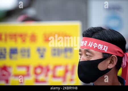 Etwa hundert Gewerkschaftsmitglieder des lokalen KBS-Senders versammeln sich aus dem ganzen Land zu einem Protest gegen die Politik der KBS, den Wonju-KBS-Sender außerhalb des KBS-Hauptquartiers am 1.. Juni 2020 in Seoul, Südkorea, abzuschaffen. Sie bitten KBS, einen lokalen Sender zu unterhalten, da es sich um einen koreanischen öffentlich-rechtlichen Sender handelt. (Foto von Chris Jung/NurPhoto) Stockfoto