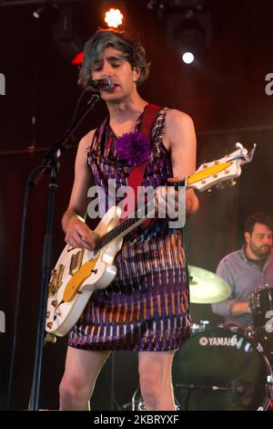 Die amerikanische Musikerin und Songwriterin Ezra Furman tritt am 28. August 2016 auf der Bühne des Reading Festival 2016 in Reading, berkshire, Großbritannien, auf. (Foto von Alberto Pezzali/NurPhoto) Stockfoto