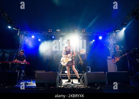 Die amerikanische Musikerin und Songwriterin Ezra Furman tritt am 28. August 2016 auf der Bühne des Reading Festival 2016 in Reading, berkshire, Großbritannien, auf. (Foto von Alberto Pezzali/NurPhoto) Stockfoto