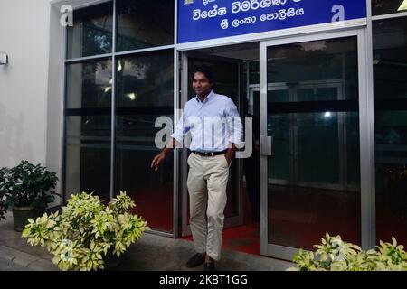 Kumar Sangakkara, der ehemalige Kapitän des Cricket-Teams von Sri Lanka, verlässt die Spezialuntersuchungseinheit im Sportministerium, nachdem er eine 9-stündige Erklärung zu den Anschuldigungen zur Festsetzung der WM 2011 abgegeben hatte. 02. Juli 2020, Colombo, Sri Lanka (Foto von Akila Jayawardana/NurPhoto) Stockfoto