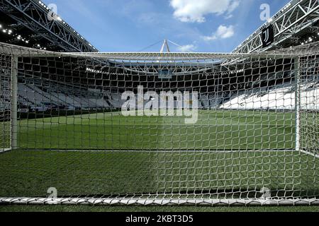 Ein allgemeiner Blick in das leere Stadion, Fans können das Spiel wegen des medizinischen Notstands Covid-19 (Coronavirus) vor dem Spiel der Serie A zwischen Juventus und dem Turin FC im Allianz Stadium am 4. Juli 2020 in Turin, Italien, nicht besuchen. (Foto von Giuseppe Cottini/NurPhoto) Stockfoto