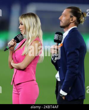 Diletta Leotta, DAZN-Fernsehmoderatorin mit dem ehemaligen Spieler und jetzt Kommentator Federico Balzaretti während des Fußballspiels SS Lazio gegen AC Mailand im Olimpico-Stadion in Rom, Italien am 4. Juli 2020 (Foto: Matteo Ciambelli/NurPhoto) Stockfoto