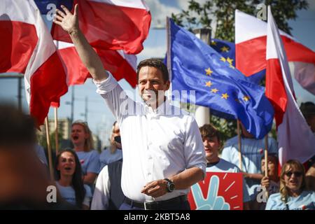 Rafal Trzaskowski, Präsidentschaftskandidat der wichtigsten Oppositionspartei Civic Platform, nimmt am 5. Juli 2020 an einer Wahlkundgebung im polnischen Katowice Teil. Trzaskowski, ein liberaler Warschauer Bürgermeister, ist der Rivale des amtierenden Präsidenten Andrzej Duda in der zweiten Runde der Präsidentschaftswahlen in Polen. (Foto von Beata Zawrzel/NurPhoto) Stockfoto