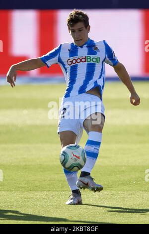 Aihen Munoz von Real Sociedad hat beim Liga-Spiel zwischen Levante UD und Real Sociedad in Ciutat de Valencia am 6. Juli 2020 in Valencia, Spanien, bestanden. (Foto von Jose Breton/Pics Action/NurPhoto) Stockfoto