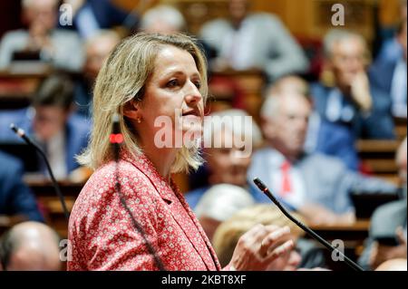 Die französische Ministerin für ökologischen Wandel Barbara Pompili spricht am 8. Juli 2020 bei der Fragestunde für die Regierung (QAG) im französischen Senat in Paris, Frankreich. (Foto von Daniel Pier/NurPhoto) Stockfoto