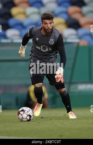 Lui?s Maximiano von Sporting in Aktion während des Fußballspiels der Portugiesischen Liga zwischen Sporting CP und Santa Clara, am 10. Juli 2020 in Lissabon. (Foto von Carlos Palma/NurPhoto) Stockfoto