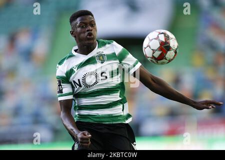 Nuno Mendes von Sporting in Aktion während des Fußballspiels der Portugiesischen Liga zwischen Sporting CP und Santa Clara, am 10. Juli 2020 in Lissabon. (Foto von Carlos Palma/NurPhoto) Stockfoto