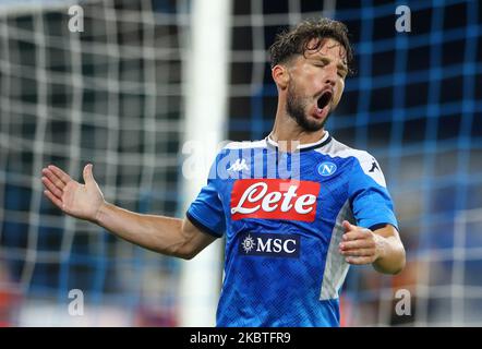 Dejection von Dries Mertens von Neapel nach einem verpassten Tor während des Fußballs Serie A Spiel SSC Napoli gegen AC Mailand im San Paolo Stadion in Neapel, Italien am 12. Juli 2020 (Foto von Matteo Ciambelli/NurPhoto) Stockfoto