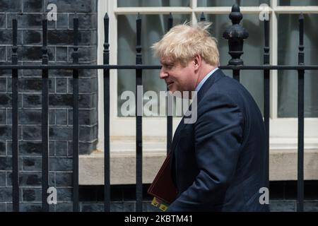 Der britische Premierminister Boris Johnson verlässt am 15. Juli 2020 in London, England, die Downing Street 10 zur Fragestunde mit Premierminister. (Foto von Wiktor Szymanowicz/NurPhoto) Stockfoto