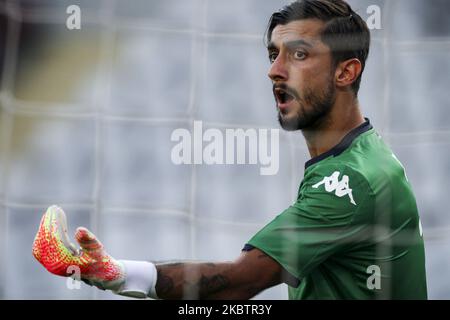 Genua Torwart Mattia Perin (1) Gesten während der Serie A Fußballspiel n. 16 TURIN - GENUA am. Juli 2020 im Stadio Olimpico Grande Torino in Turin, Piemont, Italien. Endergebnis: Turin-Genua 3-0. (Foto von Matteo Bottanelli/NurPhoto) Stockfoto