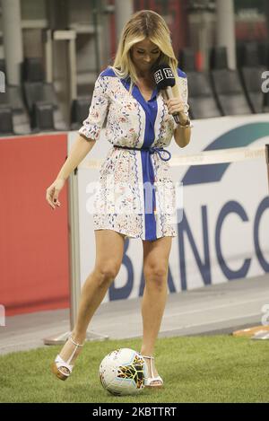 Diletta Leotta an der Spielfeldseite vor dem Spiel der Serie A zwischen AC Mailand und dem FC Bologna im Stadio Giuseppe Meazza am 18. Juli 2020 in Mailand, Italien. (Foto von Giuseppe Cottini/NurPhoto) Stockfoto