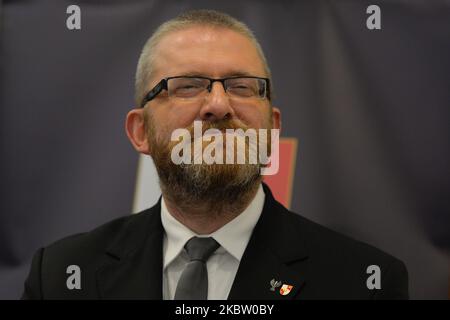 Grzegorz Braun, ein polnischer Rechtspolitiker und Vorsitzender des Konföderation of the Polish Crown Political Party und einer der Führer des Konföderation Liberty and Independence Alliance, wendet sich an seine Unterstützer in Rzeszow. Am 20. Juli 2020 in Rzeszow, Polen. (Foto von Artur Widak/NurPhoto) Stockfoto