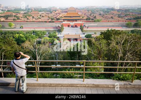 Peking, China, den 22. Mai 2011. Eine allgemeine Ansicht der Verbotenen Stadt. Es war der chinesische Kaiserpalast von der Ming-Dynastie bis zum Ende der Qing-Dynastie - die Jahre 1420 bis 1912. Es diente fast 500 Jahre lang als Heim der Kaiser und ihrer Haushalte sowie als zeremonielles und politisches Zentrum der chinesischen Regierung. (Foto von Emeric Fohlen/NurPhoto) Stockfoto