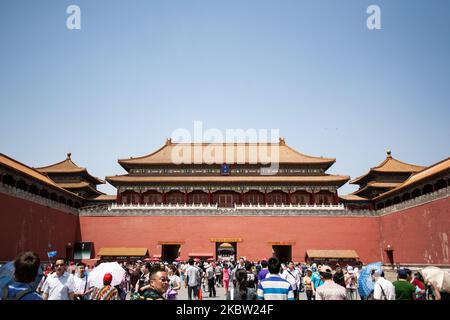 Peking, China, den 22. Mai 2011. Ein Blick auf den Eingang der Verbotenen Stadt. Es war der chinesische Kaiserpalast von der Ming-Dynastie bis zum Ende der Qing-Dynastie - die Jahre 1420 bis 1912. Es diente fast 500 Jahre lang als Heim der Kaiser und ihrer Haushalte sowie als zeremonielles und politisches Zentrum der chinesischen Regierung. (Foto von Emeric Fohlen/NurPhoto) Stockfoto