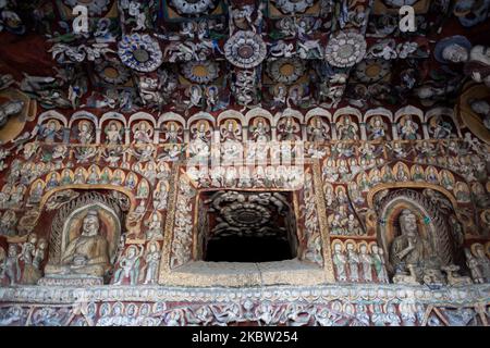 Yungang, China, 25. Mai 2011. Ein Blick auf die Yungang Höhlen. Diese Stätte ist eine alte chinesische buddhistische Tempelgrotte in der Nähe der Stadt Datong in der Provinz Shanxi. Sie sind hervorragende Beispiele für die Felsarchitektur und eine der drei berühmtesten antiken buddhistischen Skulpturen-Stätten Chinas. (Foto von Emeric Fohlen/NurPhoto) Stockfoto