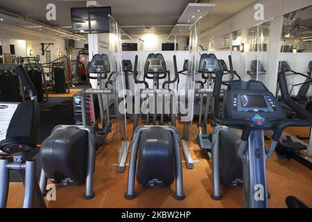 Eine allgemeine Sicht auf Oasis Gym, da sich Fitnessstudios und Freizeitzentren in Großbritannien auf die Wiedereröffnung am Samstag, den 25.. Juli vorbereiten, indem sie soziale Distanzierungen und COVID 19-konforme Schilder installieren. Am 22. Juli 2020 in Stanford Le Hope. VEREINIGTES KÖNIGREICH. (Foto von Jacques Feeney/MI News/NurPhoto) Stockfoto