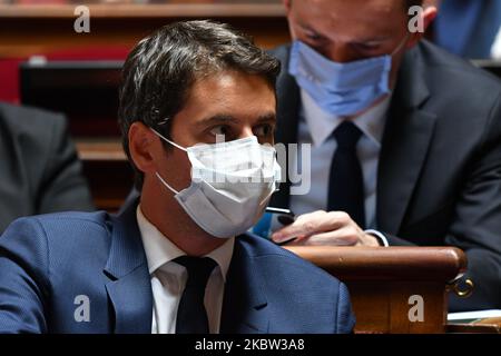 Gabriel Attal, Sprecher der französischen Regierung, nimmt an der Fragestunde für die Regierung (QAG) im französischen Senat Teil - 22. Juli 2020, Paris (Foto: Daniel Pier/NurPhoto) Stockfoto