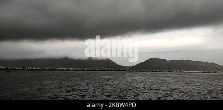 Monsun Regenwolken ragen am 24. juli 2020 in Ajmer, Rajasthan, Indien, über den Himmel. (Foto von Himanshu Sharma/NurPhoto) Stockfoto