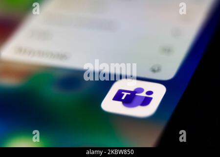 Das Symbol für Microsoft-Teams wird auf dem Telefonbildschirm in dieser Abbildung angezeigt, die am 26. Juli 2020 in Polen aufgenommen wurde. Während der Coronavirus-Pandemie gewannen Videokonferenz-Apps an Popularität. (Foto-Illustration von Jakub Porzycki/NurPhoto) Stockfoto