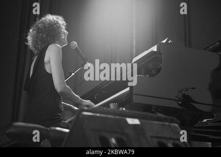 Die portugiesische Sängerin und Songwriterin Dulce Pontes tritt auf der Bühne während der „Jazz Palacio Real“-Konzerte im Palacio Real in Madrid, Spanien, am 27. Juli 2020 auf. (Foto von Oscar Gonzalez/NurPhoto) Stockfoto