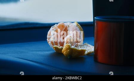 Kleine, frische, saftige Mandarine in Nahaufnahme Stockfoto