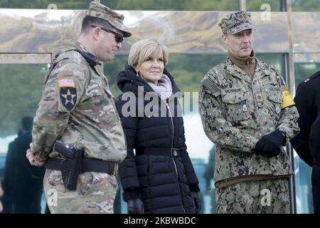 18. Feb 2017-Paju, Südkorea-Australien Außenministerin Julie Bishop Look NordkoreaEine Grenze im Grenzdorf Panmunjom in Paju, Südkorea. (Foto von Seung-il Ryu/NurPhoto) Stockfoto