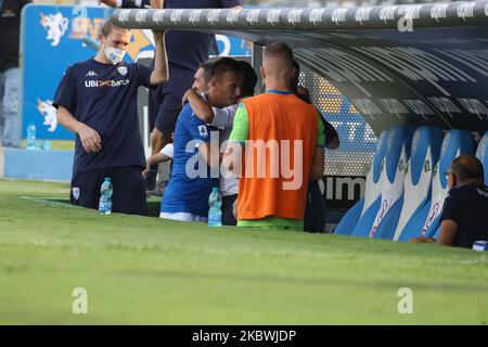 Daniele Gastaldello verlässt das Feld während seines letzten Spiels als Spieler während des Serie-A-Spiels zwischen Brescia Calcio und UC Sampdoria im Stadio Mario Rigamonti am 1. August 2020 in Brescia, Italien. (Foto von Stefano Nicoli/NurPhoto) Stockfoto